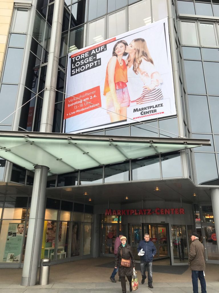 Werbebanner Blow UP: Marktplatz Center Neubrandenburg